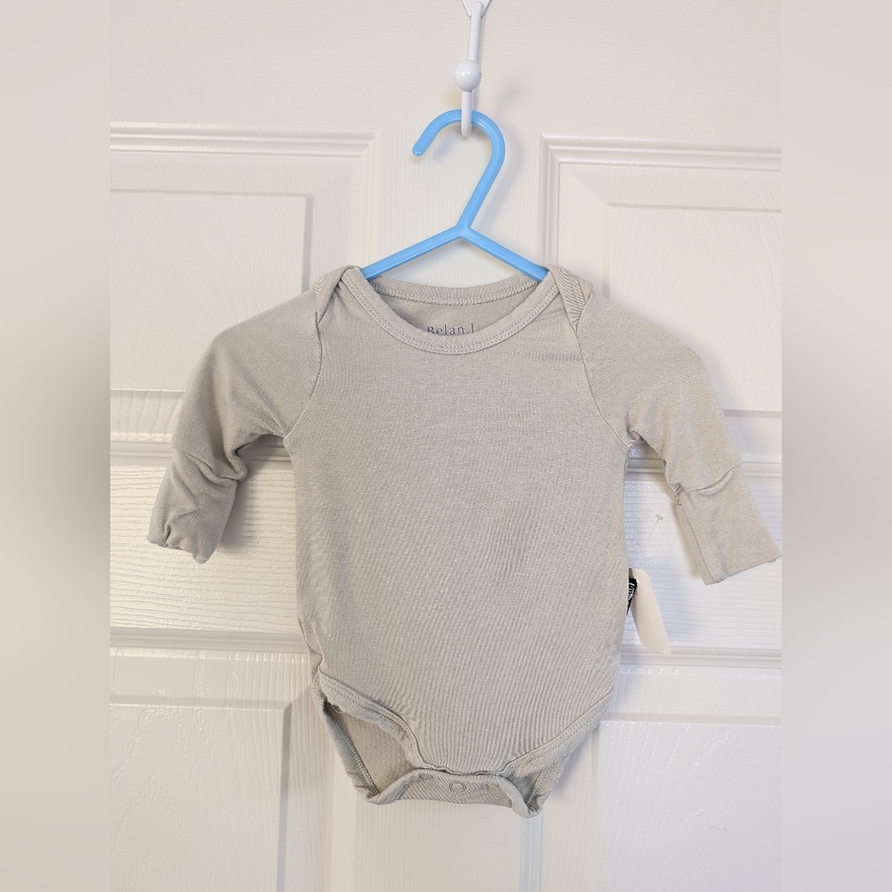🇨🇦 Belan j Bamboo Soft Sage Green Infant Bodysuit